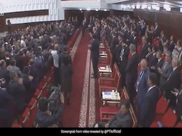 देखें VIDEO: सऊदी अरब में सुल्तान का 'अपमान करने' के बाद बिश्केक में भी पाक के PM इमरान खान कर बैठे बड़ी गलती देखें VIDEO: सऊदी अरब में सुल्तान का 'अपमान करने' के बाद बिश्केक में भी पाक के PM इमरान खान कर बैठे बड़ी गलती