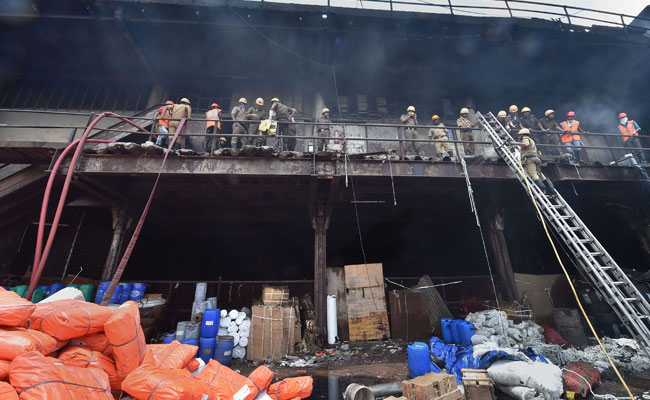 Fire Breaks Out At Chemical Godown Near Kolkata's Howrah Bridge