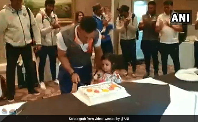 धोनी ने कुछ इस अंदाज में मनाया अपना 38वां जन्मदिन, सोशल मीडिया पर वायरल हो रहा है VIDEO