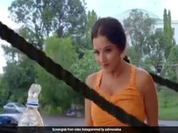 भोजपुरी एक्ट्रेस मोनालिसा ने अपनी चोटी से खोला बोतल का ढक्कन, देखें धांसू Video भोजपुरी एक्ट्रेस मोनालिसा ने अपनी चोटी से खोला बोतल का ढक्कन, देखें धांसू Video