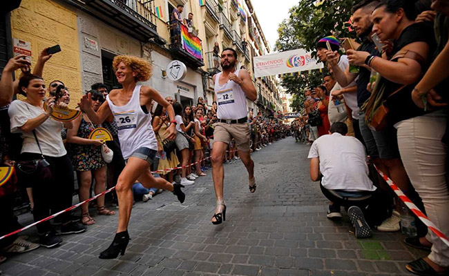 High Heels Race In Spain's Madrid Defies Gravity, Homophobia