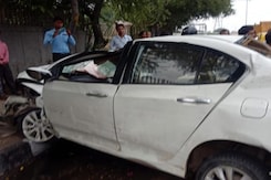 2 Killed As Honda City Smashes Into Pole In Delhi, Cops Suspect Speeding 2 Killed As Honda City Smashes Into Pole In Delhi, Cops Suspect Speeding