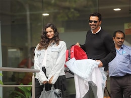 अर्जुन रामपाल की गर्लफ्रेंड हॉस्पिटल से हुईं डिस्चार्ज तो गैब्रिएला और बेटे को घर लेकर पहुंचे एक्टर, देखें Photo अर्जुन रामपाल की गर्लफ्रेंड हॉस्पिटल से हुईं डिस्चार्ज तो गैब्रिएला और बेटे को घर लेकर पहुंचे एक्टर, देखें Photo