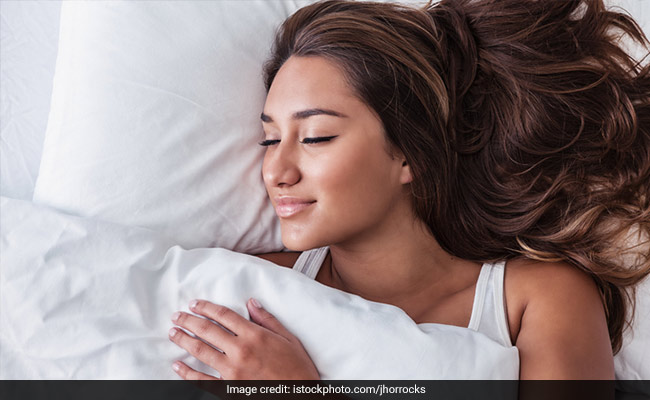 Neck stiffness: Choose the right pillow to avoid neck related issues