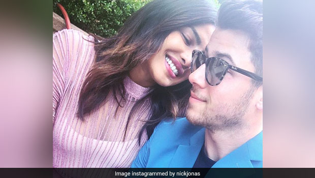 Priyanka Chopra And Nick Jonas Cook Pasta For Their 'Date Night' In Tuscany(Watch Videos)