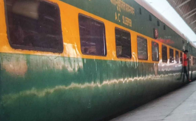 गरीब रथ ट्रेन बंद करने की तैयारी, दो गरीब रथ ट्रेनें हो गईं मेल-एक्सप्रेस.. बढ़ गया भाड़ा