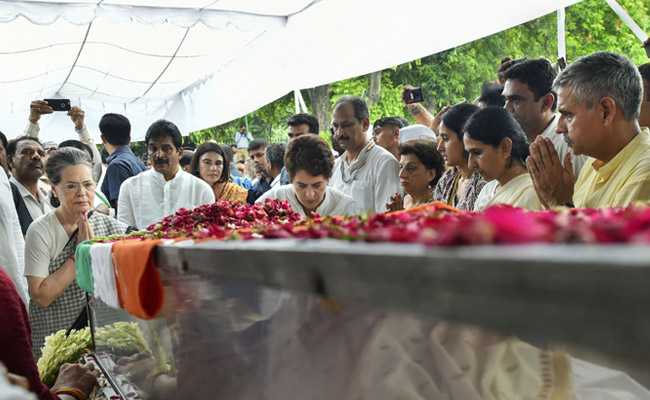 Sheila Dikshit Cremated With State Honours, Hundreds Attend Funeral
