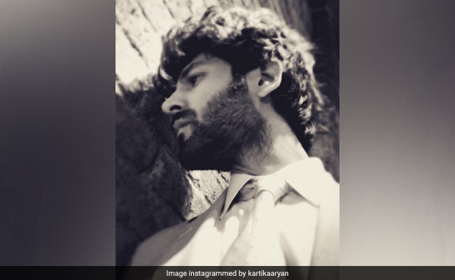 Kartik Aaryan Posts 'Miss You Face' Pic. The Internet Puts A Name To It - Sara Ali Khan