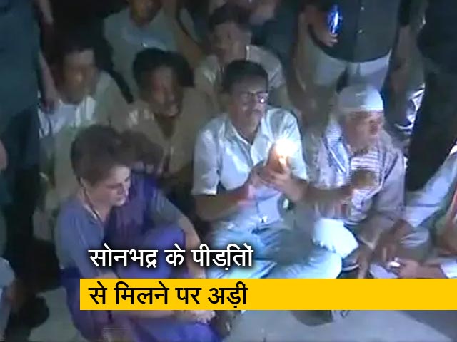 हिरासत में बीती प्रियंका गांधी की रात