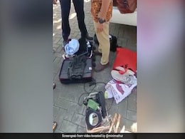 भारतीय परिवार का होटल का सामान चुराने वाला Video हुआ वायरल, एक्ट्रेस बोलीं- देश की छवि खराब... भारतीय परिवार का होटल का सामान चुराने वाला Video हुआ वायरल, एक्ट्रेस बोलीं- देश की छवि खराब...