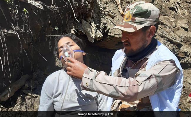 25 Amarnath Yatra Pilgrims Felt "Breathless", Administered Oxygen On Time