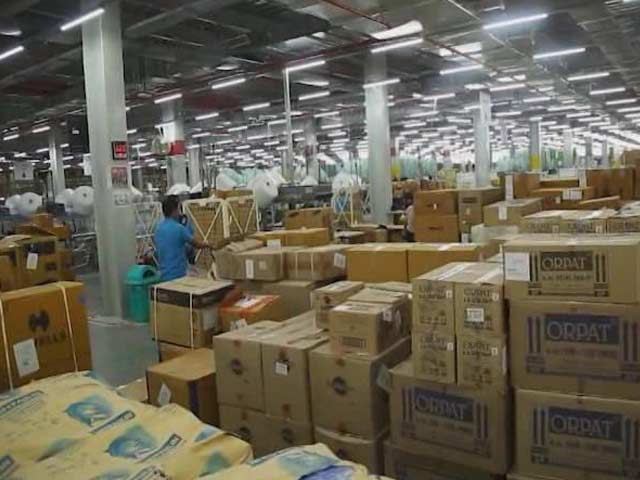 Behind The Scenes At An Amazon Fulfillment Centre