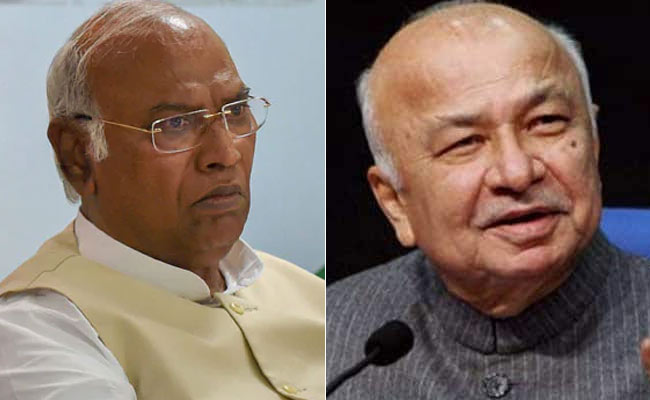 Congress Top Job May Go To Sushil Kumar Shinde Or Mallikarjun Kharge