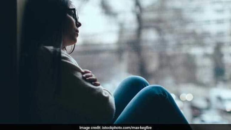 बेवजह उदासी और रोने का करे मन, कहीं आपके शरीर में इस चीज की कमी तो नहीं? जरूर कराएं टेस्ट