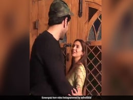 पाकिस्तानी एक्ट्रेस ने डांस से मचाया तहलका, देखते ही देखते Video हुआ वायरल पाकिस्तानी एक्ट्रेस ने डांस से मचाया तहलका, देखते ही देखते Video हुआ वायरल