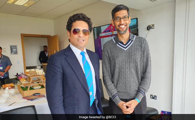 सचिन तेंदुलकर ने पूछा, 'क्‍या ये Sundar Pic है', लोगों ने दिए ऐसे जवाब