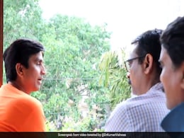 कुमार विश्वास ने कविता सुनाकर बताया कैसा होना चाहिए बजट, राम राज्य के टैक्स सिस्टम का दिया हवाला- देखें Video कुमार विश्वास ने कविता सुनाकर बताया कैसा होना चाहिए बजट, राम राज्य के टैक्स सिस्टम का दिया हवाला- देखें Video
