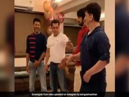 सलमान खान ने 'उर्वशी' सॉन्ग पर किया ऐसा डांस, प्रभु देवा भी रह गए हैरान- देखें वीडियो सलमान खान ने 'उर्वशी' सॉन्ग पर किया ऐसा डांस, प्रभु देवा भी रह गए हैरान- देखें वीडियो