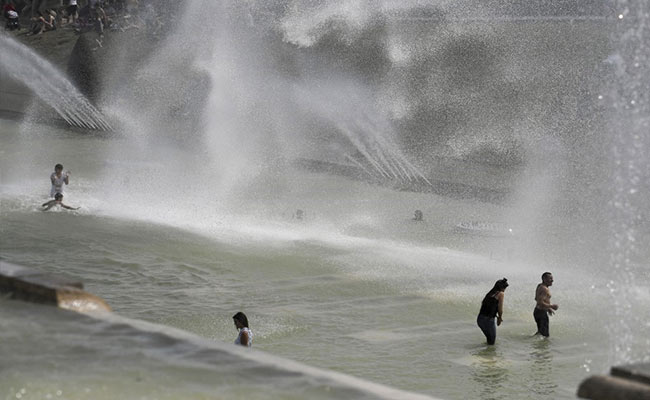 Paris Records Hottest Temperature At 40.6 Degrees Celsius