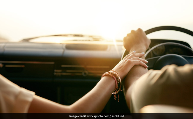 कार में सीट बेल्ट लगाकर पति के साथ बैठी महिलाएं संभल जाएं, ये रिसर्च आपको परेशान कर सकती है