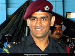 महेंद्र सिंह धोनी को सेना ने दी है लेफ्टिनेंट कर्नल की पोस्ट, जानें कितनी मिलती है सैलरी महेंद्र सिंह धोनी को सेना ने दी है लेफ्टिनेंट कर्नल की पोस्ट, जानें कितनी मिलती है सैलरी