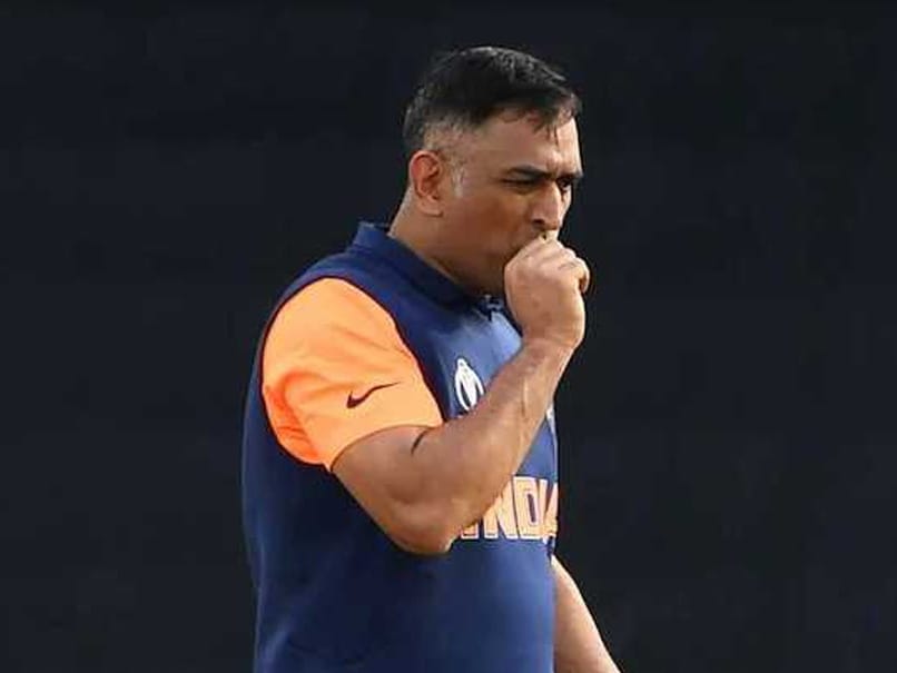 World Cup 2019: This commitment brings huge praise for MS Dhoni. World Cup 2019: This commitment brings huge praise for MS Dhoni.