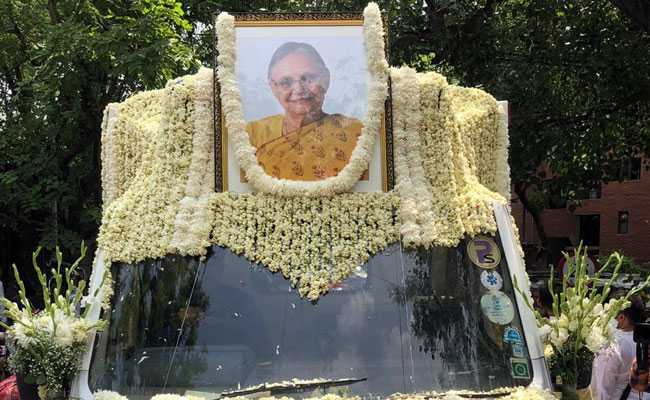 Sheila Dikshit Cremated With State Honours, Hundreds Present: Updates