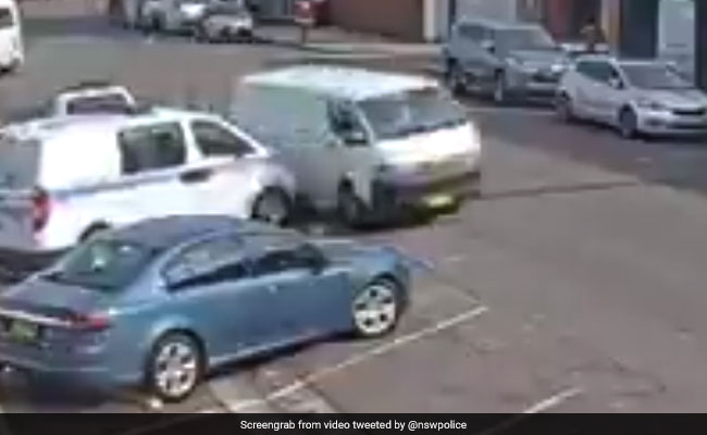 Van Carrying Drugs Worth $140 Million Crashes Into Police Van In Sydney