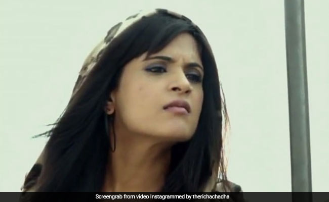 Ranveer Singh's Comments Are As Lit As Richa Chadha's Meme Game