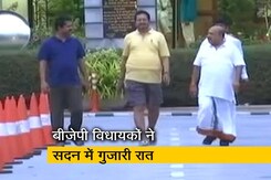 कर्नाटक के 'स्वामी' पर संकट जारी कर्नाटक के 'स्वामी' पर संकट जारी