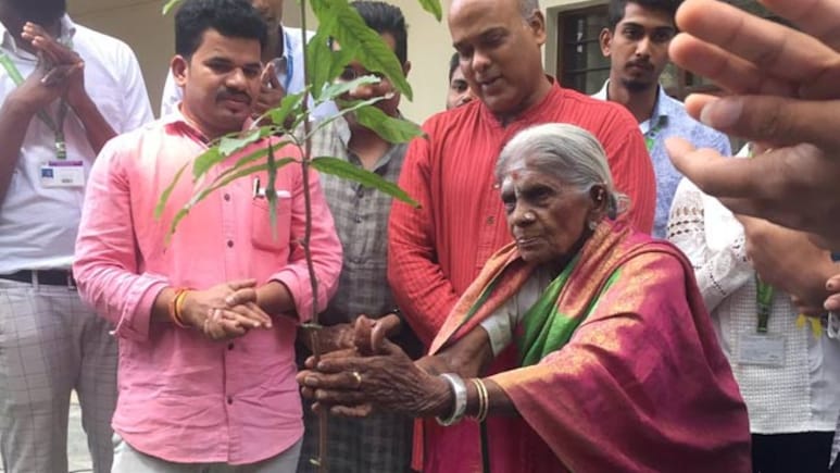 Saalumarada Thimmakka: 114-Year-Old Padma Shri Awardee And Environmentalist Dies In Bengaluru