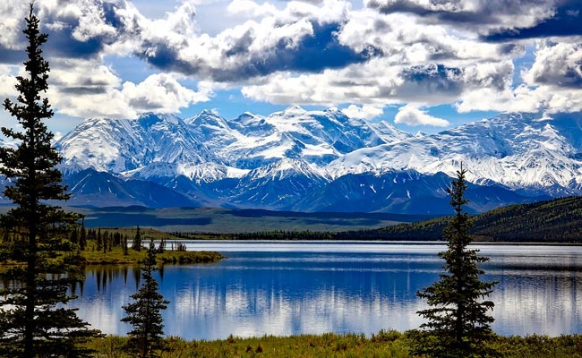 Woman Dies Trying To Reach "<i>Into The Wild</i>" Bus In Alaska