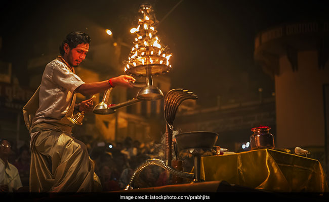LED Screens To Live Telecast Ganga Aarti At All Varanasi Ghats