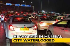 17 Flights Diverted, Traffic Jams In Mumbai After Very Heavy Rain 17 Flights Diverted, Traffic Jams In Mumbai After Very Heavy Rain