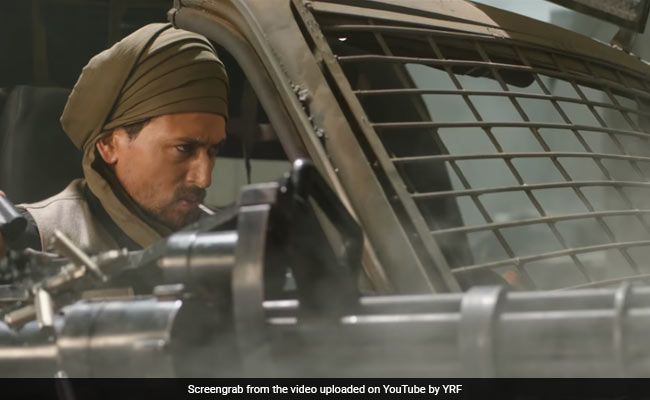 <I>War</I>: When Tiger Shroff Got His Hands On 'World's Most Powerful Machine Gun'