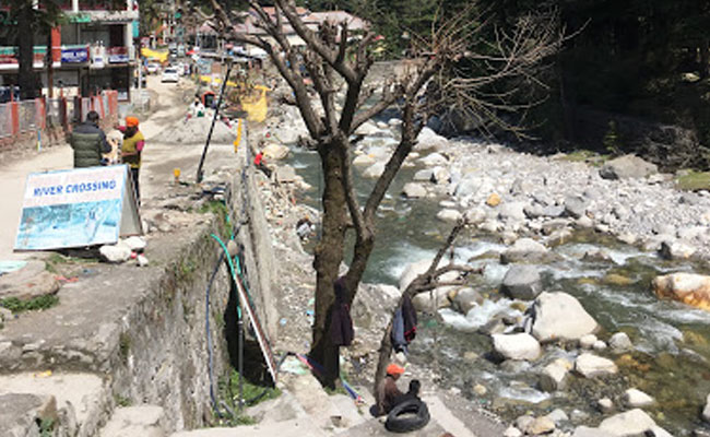 Haryana Man Falls Into Beas River In Manali While Clicking Selfie