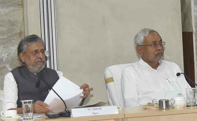 आखिर क्यों बिहार के CM नीतीश कुमार ने भरी मीटिंग में लगाई जिला अधिकारियों की क्लास?