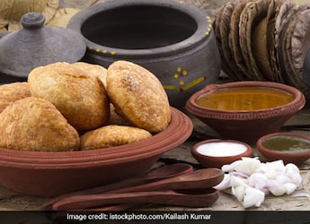5 Onion Snacks For Monsoons That Will Leave You Drooling 5 Onion Snacks For Monsoons That Will Leave You Drooling