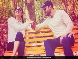 टीवी एक्ट्रेस अंकिता लोखंडे को बॉयफ्रेंड ने किया प्रपोज तो यूं मिला जवाब, देखें वायरल फोटो टीवी एक्ट्रेस अंकिता लोखंडे को बॉयफ्रेंड ने किया प्रपोज तो यूं मिला जवाब, देखें वायरल फोटो
