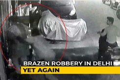 On CCTV, 2 Men Snatch Delhi Woman's Bag; Cops Accused Of Not Filing Case On CCTV, 2 Men Snatch Delhi Woman's Bag; Cops Accused Of Not Filing Case