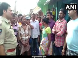 Delhi Coronavirus: पानी की लाइनों में सोशल डिस्टेंस बनवाने के लिए पुलिस कर रही मशक्कत Delhi Coronavirus: पानी की लाइनों में सोशल डिस्टेंस बनवाने के लिए पुलिस कर रही मशक्कत