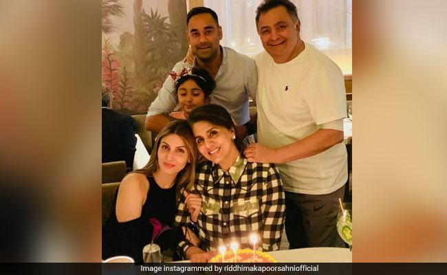 Inside Neetu Kapoor's Birthday Dinner With Rishi Kapoor, Riddhima, Samara And Bharat Sahni