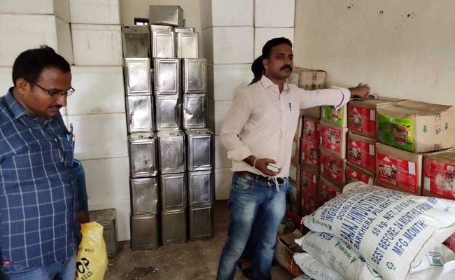 मध्य प्रदेश: स्पेशल टॉस्क फोर्स ने छापेमारी कर पकड़ी नकली दूध व पनीर बनाने की फैक्ट्रियां