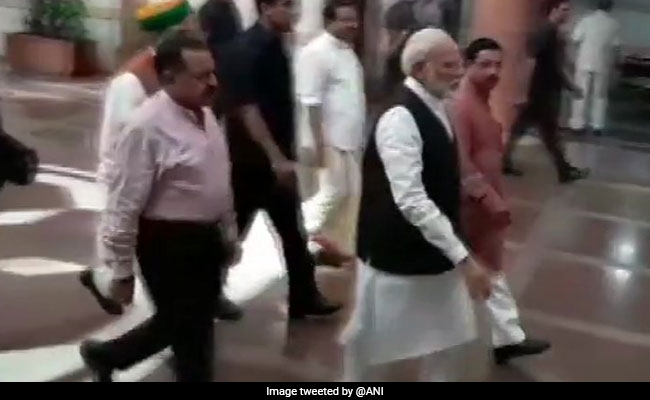 रोस्टर ड्यूटी के दौरान गायब रहने वाले मंत्रियों से पीएम मोदी नाराज, सभी के नाम शाम तक मांगे