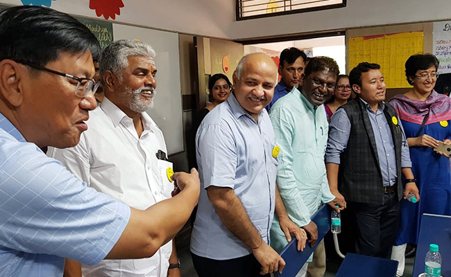 MP और पुदुचेरी के शिक्षा मंत्रियों ने किया दिल्ली के सरकारी स्कूलों का दौरा, कहा- केजरीवाल सरकार ने शिक्षा में अच्छा काम किया