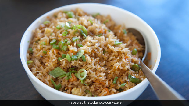 Fried Rice Recipe: घर पर कैसे बनाएं रेस्टोरेंट जितने स्वादिष्ट फ्राइड राइस, रेसिपी के लिए देखें वीडियो
