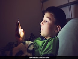 Parenting Mistakes के कारण बच्चों को लगती है मोबाइल की लत, इस तरह छुड़ाया जा सकता है फोन एडिक्शन Parenting Mistakes के कारण बच्चों को लगती है मोबाइल की लत, इस तरह छुड़ाया जा सकता है फोन एडिक्शन