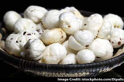 Health Benefits Of <i>Makhanas</i> Health Benefits Of <i>Makhanas</i>