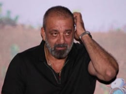 शराब के कारण संजय दत्त को आते देख जब छिप गया था बारटेंडर, पूछने पर बोला-हम किसी मुसीबत में न फंस जाएं...  शराब के कारण संजय दत्त को आते देख जब छिप गया था बारटेंडर, पूछने पर बोला-हम किसी मुसीबत में न फंस जाएं...