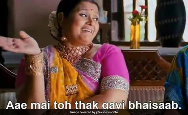 हेमा मालिनी ने सड़क पर लगाई झाड़ू, तो ट्रोलर्स बोले - 'उफ मैं तो थक गई', Video के साथ देखें मज़ेदार Memes